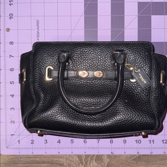 Coach purse - Picture 4 of 4